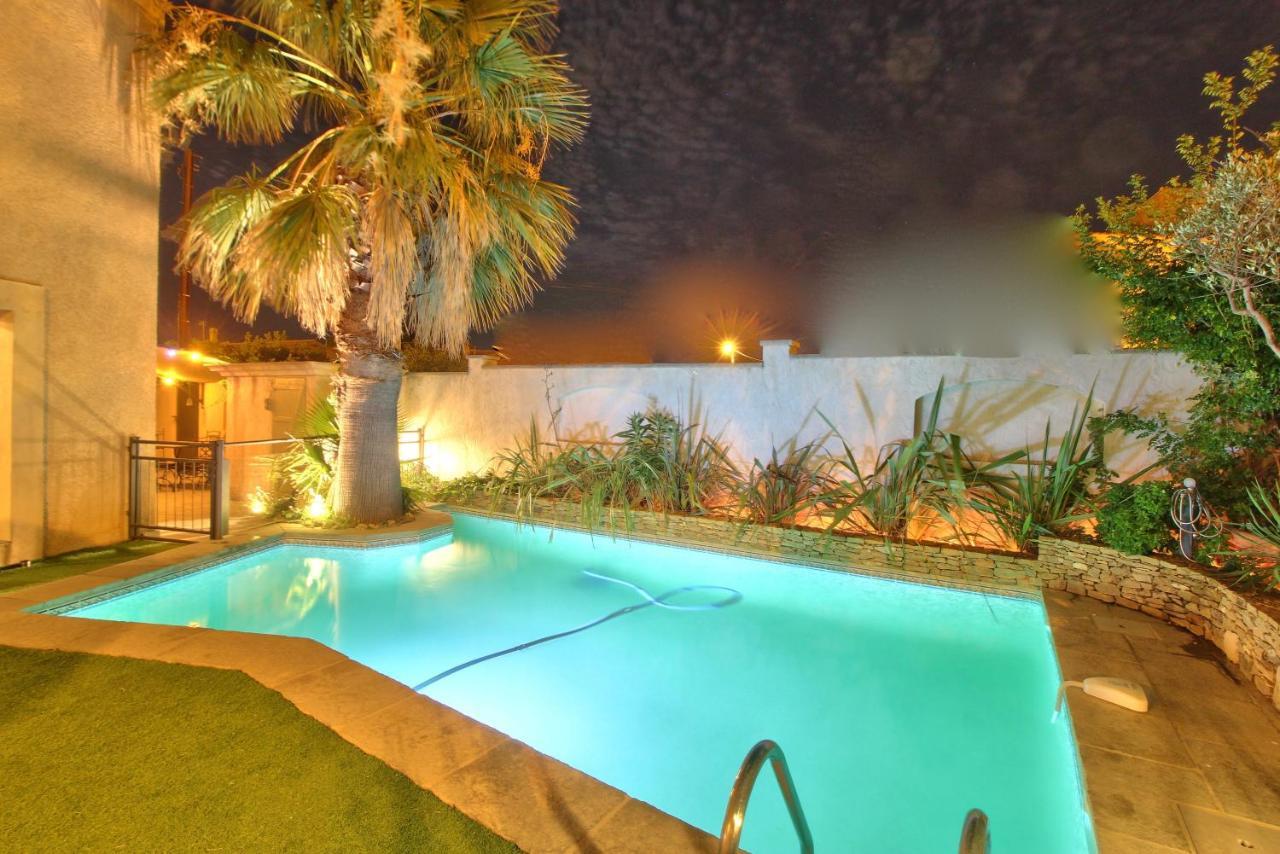 Maison Avec Piscine Et Jardin- 4 Chambres 8 Pers Cuers Exterior photo
